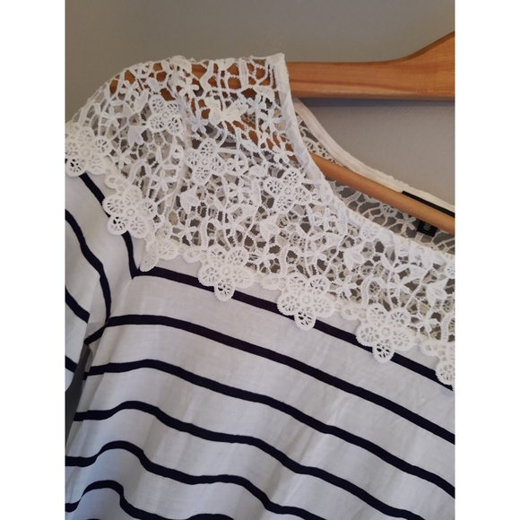 ✨3/$15 🆕Dynamite | Striped Tunic Top - Picture 3 of 5